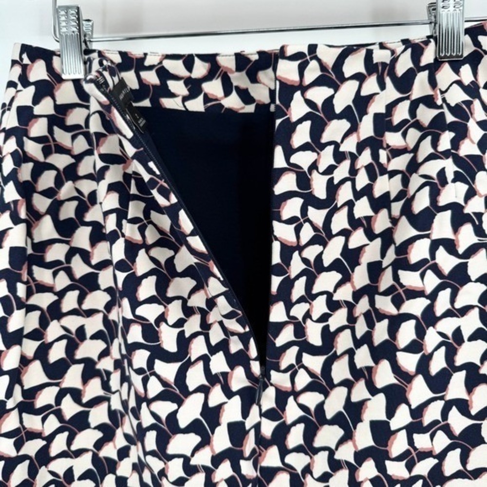 Ann Taylor Navy Blue/White Ginkgo Leaf Print Straight Pencil Skirt Women's Sz 2 - Picture 7 of 11